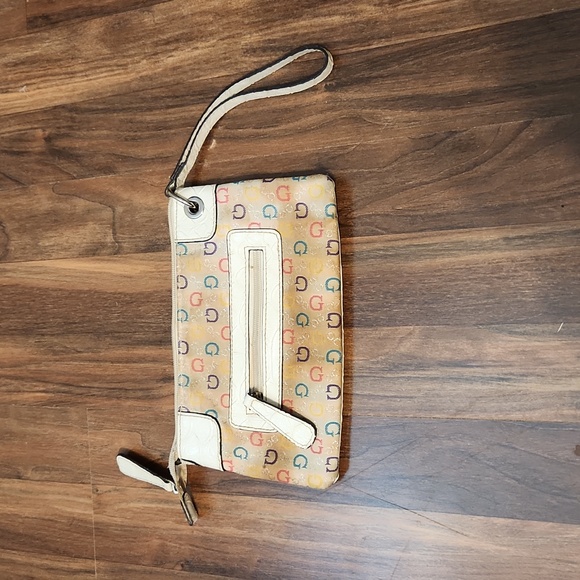 Guess wristlet - Picture 3 of 3
